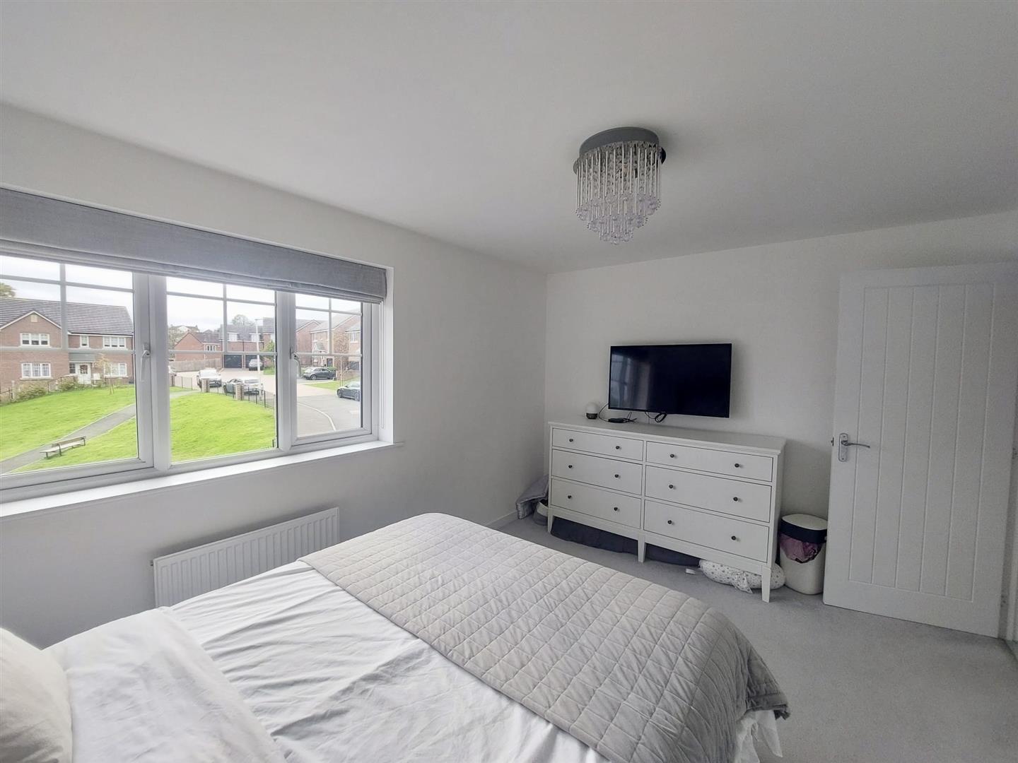 Clos Benallt Fawr, Pontarddulais, Swansea, SA4 0TQ